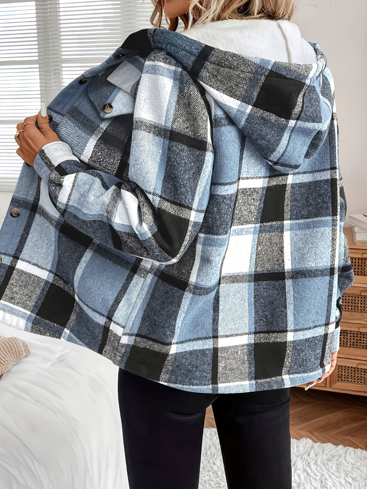 Baukje | Damesjas met capuchon, geruit en gevoerd met fleece – Casual geruite overhemdjas