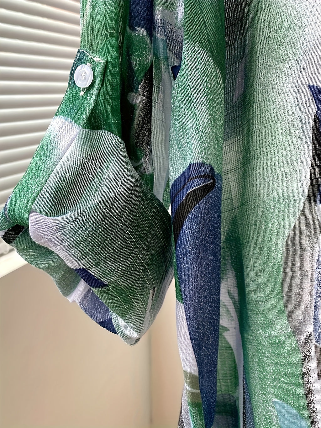Whitley | Geometrisch shirt voor dames met losse pasvorm – Halfdoorzichtige blouse met knopen
