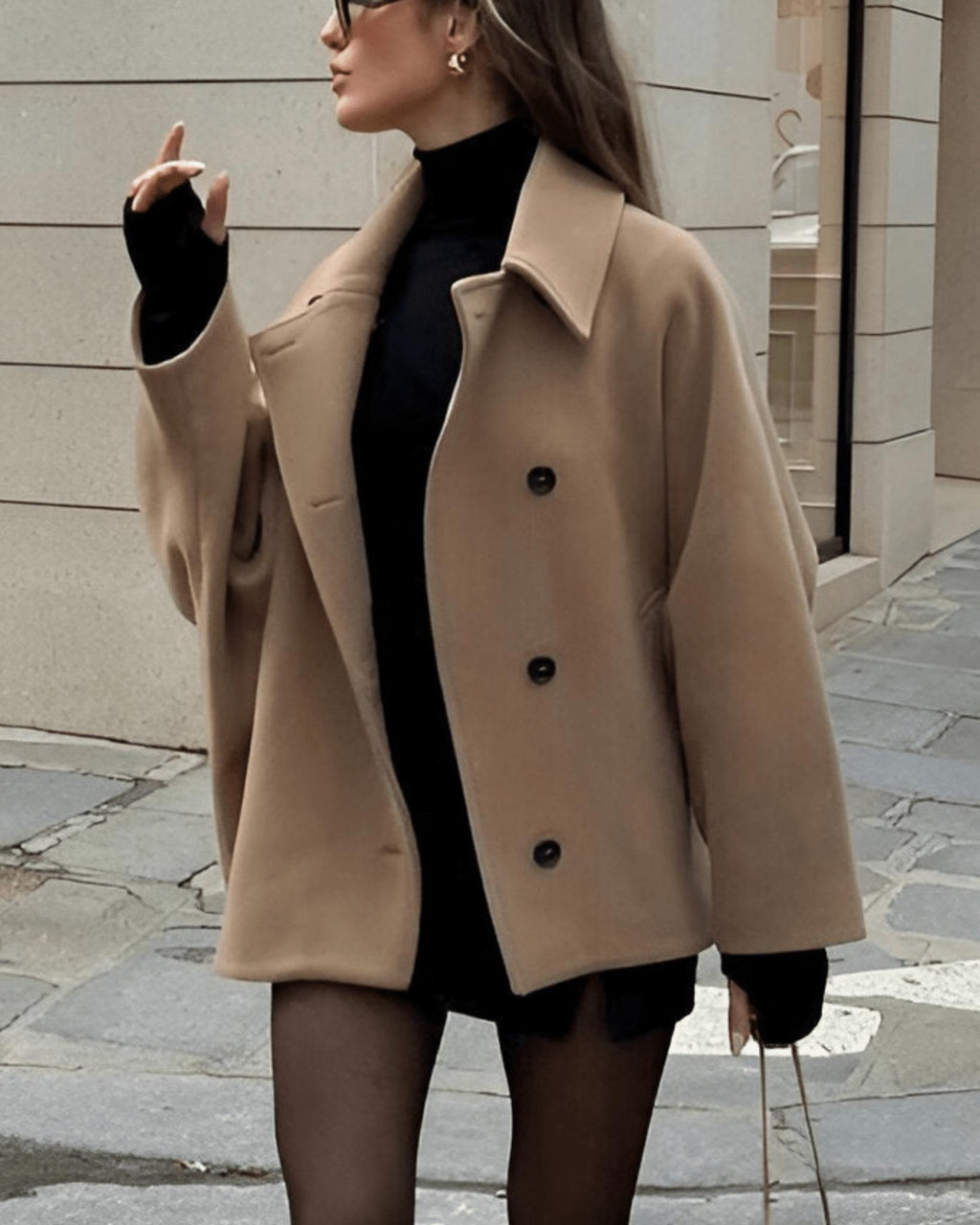 Eirlys | Damescape – dubbelrijig, oversized kraag en wijde mouwen