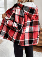 Baukje | Damesjas met capuchon, geruit en gevoerd met fleece – Casual geruite overhemdjas