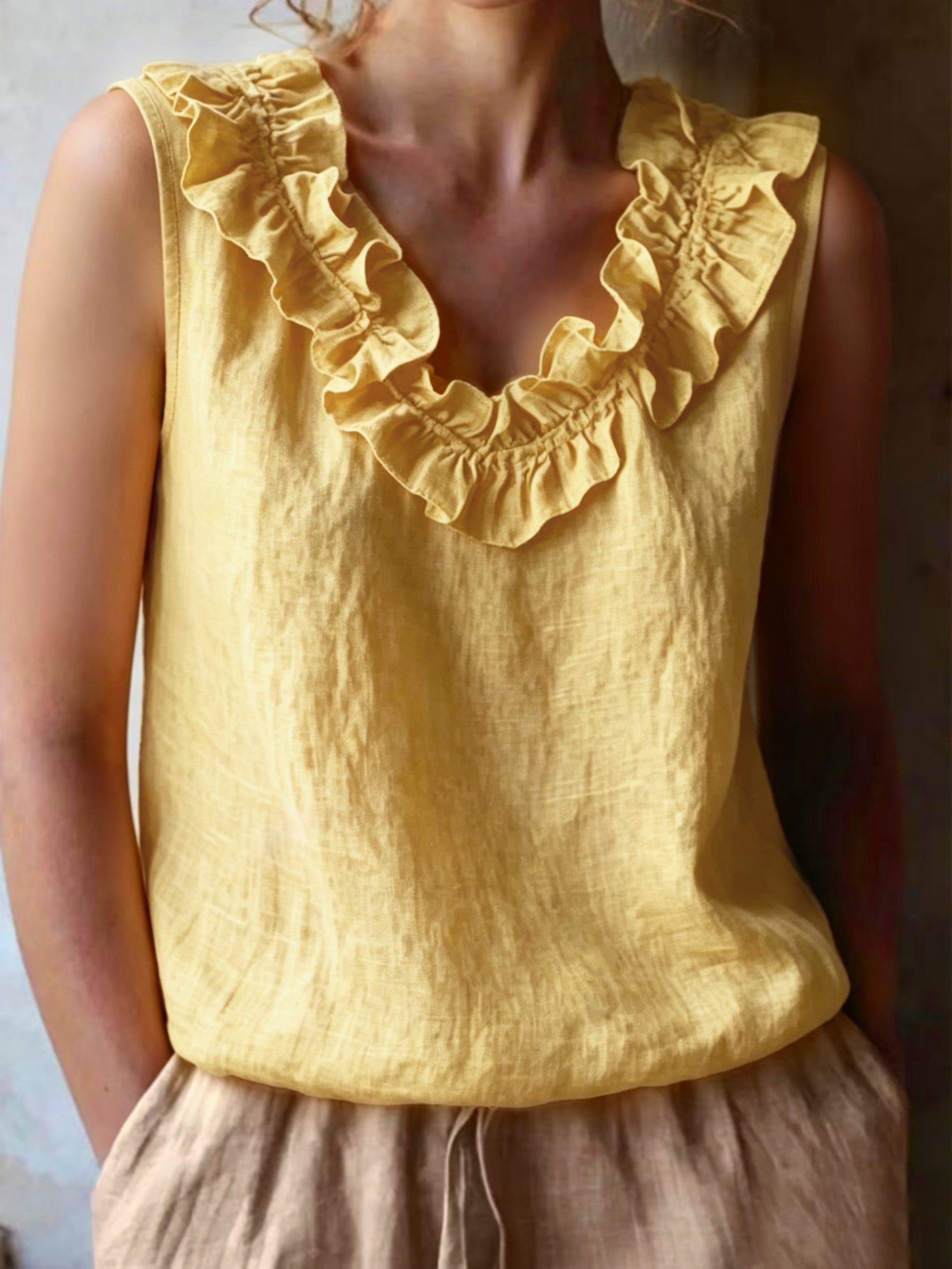 Kallie | Mouwloze top met ruches voor dames – Casual blouse met losse pasvorm