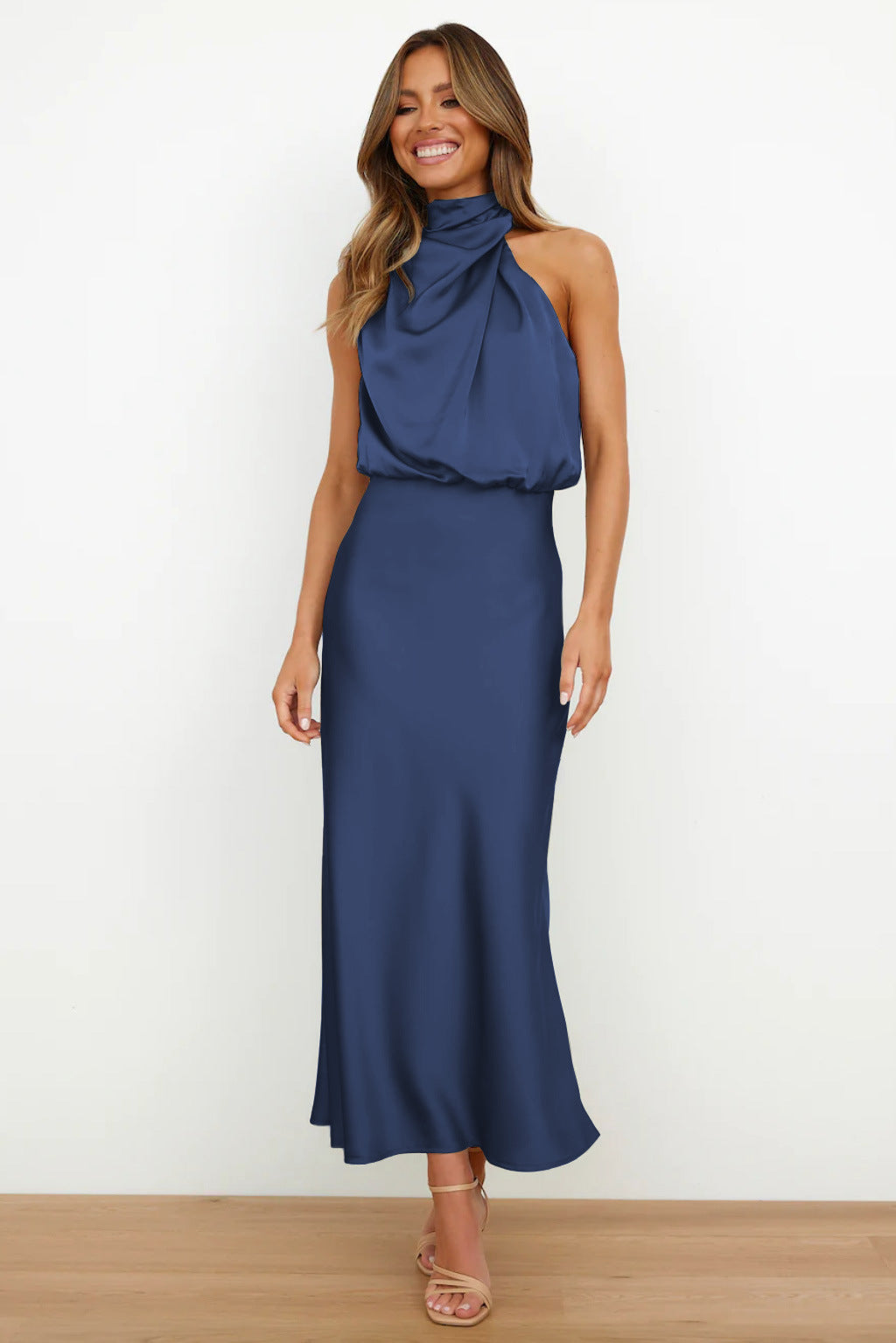 Emily | Satijnen Halterjurk voor Dames – Elegante Rugloze Maxi Avond- en Feestjurk