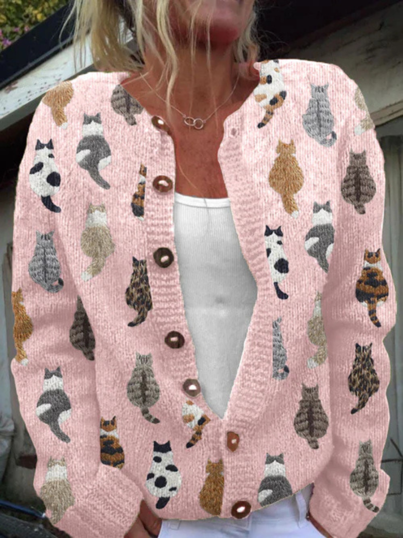 Arianelle | Damesvest met kattenprint – Zacht breiwerk, relaxte pasvorm
