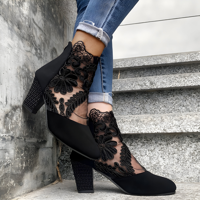 Ines | Dameshakken – Elegante feestschoenen met enkelbandje en hoge hak