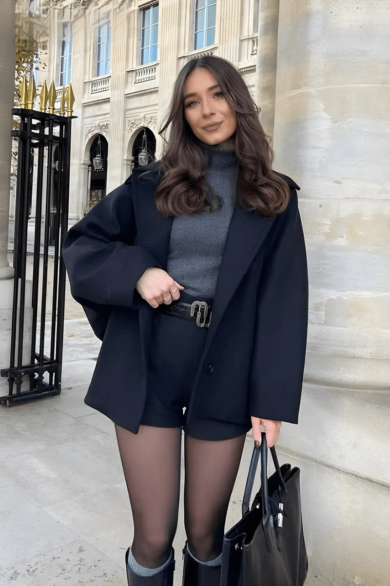 Eirlys | Damescape – dubbelrijig, oversized kraag en wijde mouwen