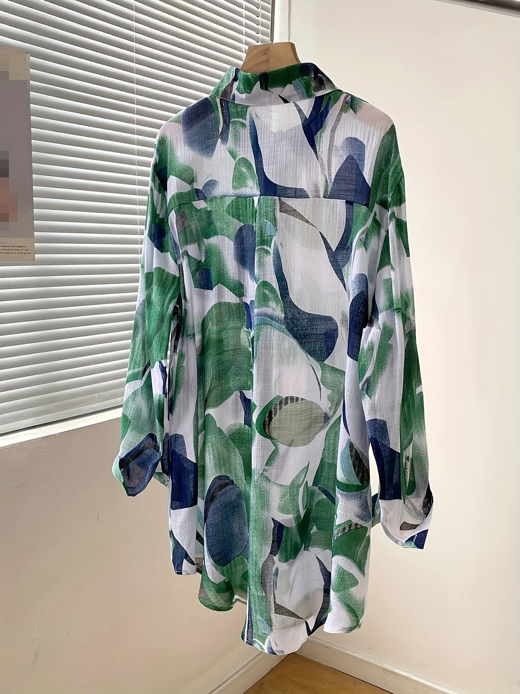 Whitley | Geometrisch shirt voor dames met losse pasvorm – Halfdoorzichtige blouse met knopen