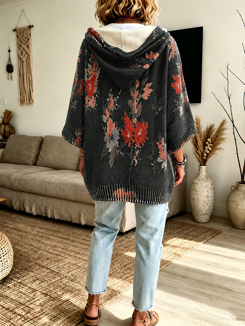 Eden | Damescape met capuchon en bloemenprint – pullover met 3/4-mouwen en trekkoord