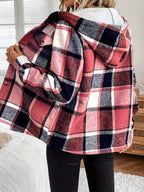 Baukje | Damesjas met capuchon, geruit en gevoerd met fleece – Casual geruite overhemdjas