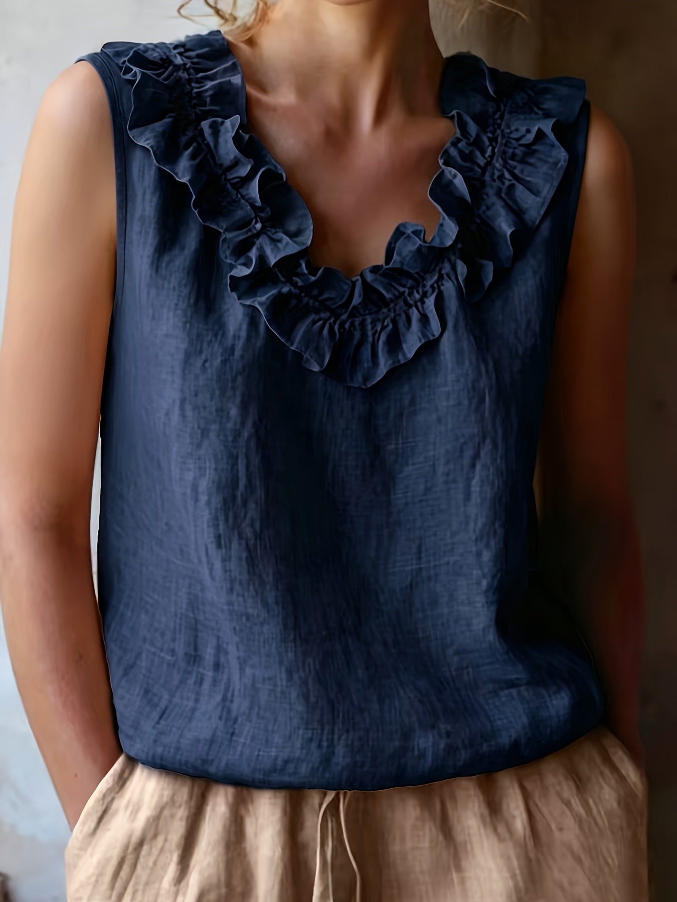 Kallie | Mouwloze top met ruches voor dames – Casual blouse met losse pasvorm