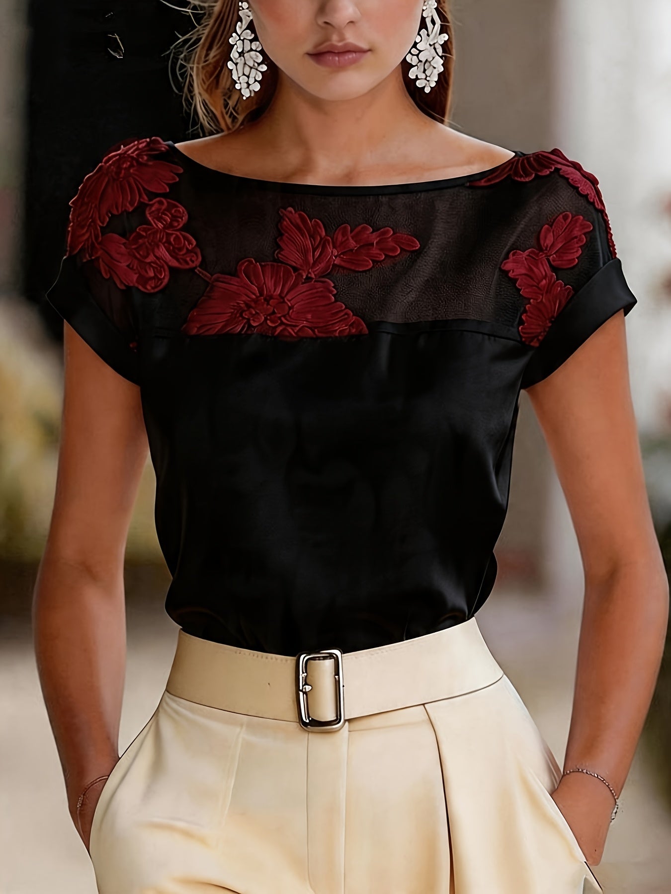 Roselyn | Geborduurd mesh-shirt voor dames – Elegante blouse met korte mouwen