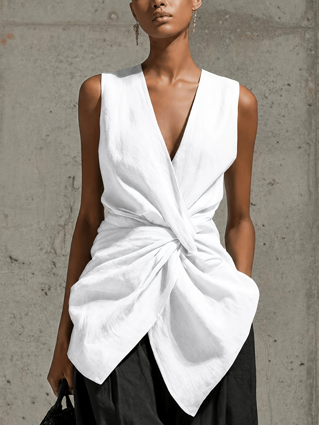 Zariah | Dames-top met V-hals en gedraaide pas – Mouwloos mintgroen shirt met getailleerd detail