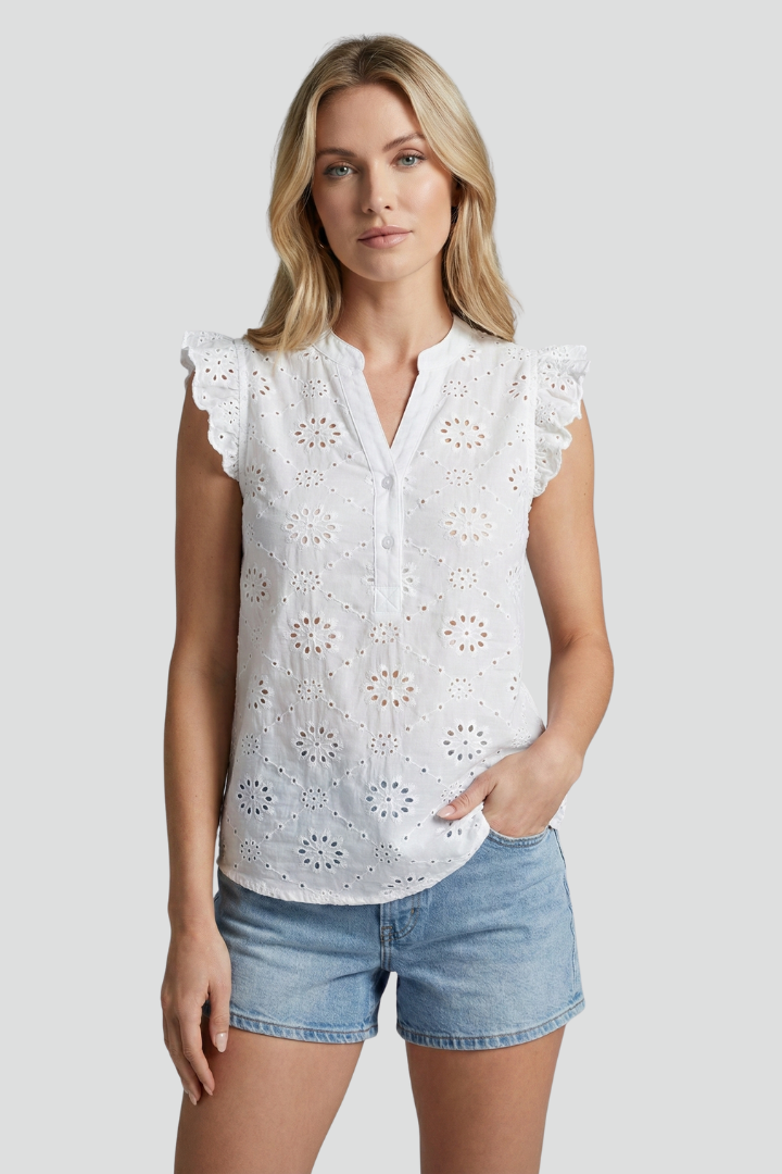 Nova | Mouwloze Eyelet Blouse voor Dames – Geborduurde Top met Ruches op de Schouders