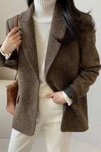 Unia | Oversized damesblazer met gekerfde revers en verborgen sluiting