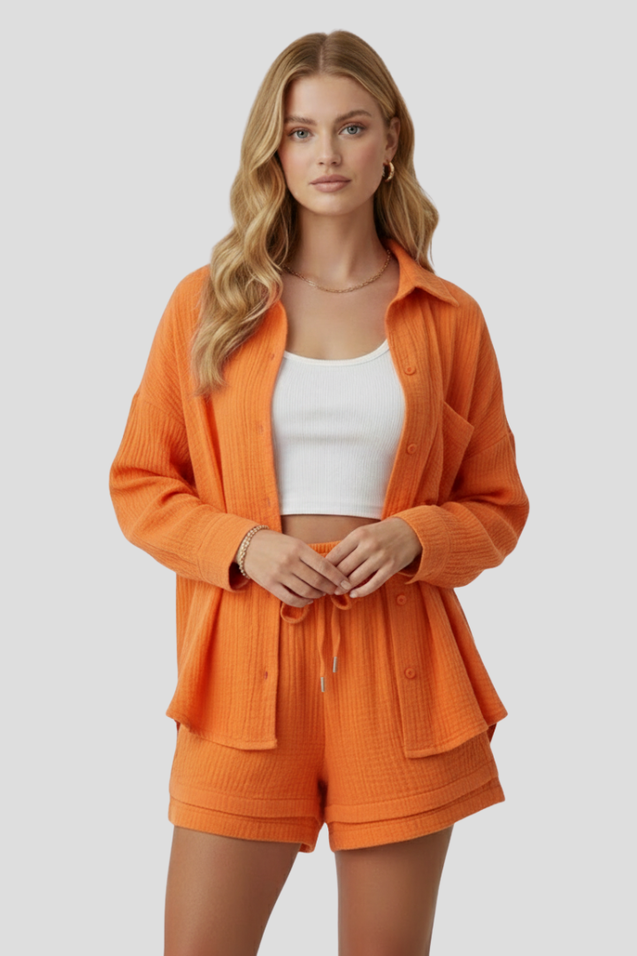 Claire | 2-delige Set voor Dames – Oversized Blouse met Knopen en Hoge Taille Mousseline Short