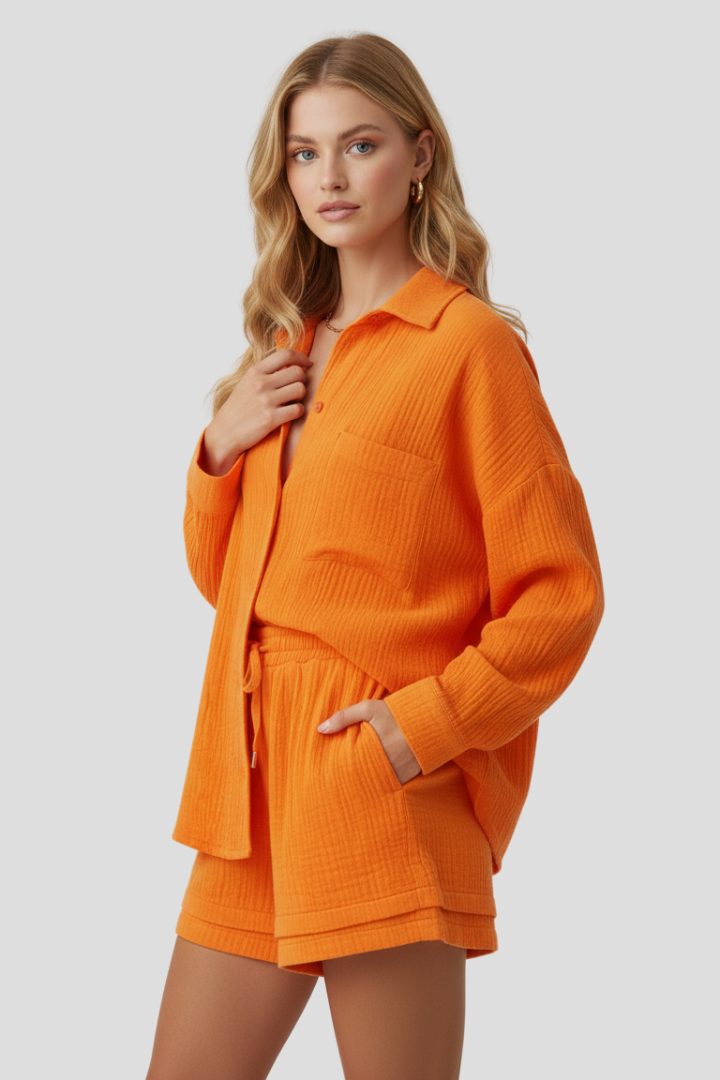 Claire | 2-delige Set voor Dames – Oversized Blouse met Knopen en Hoge Taille Mousseline Short