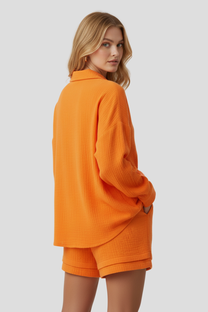 Claire | 2-delige Set voor Dames – Oversized Blouse met Knopen en Hoge Taille Mousseline Short