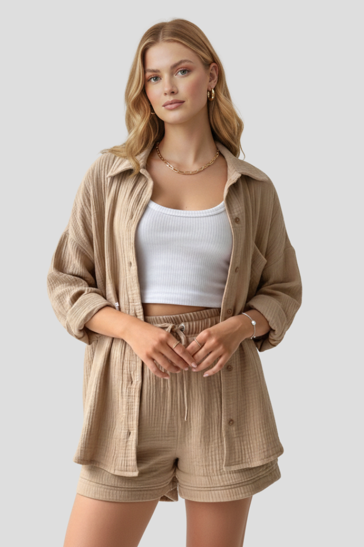 Claire | 2-delige Set voor Dames – Oversized Blouse met Knopen en Hoge Taille Mousseline Short