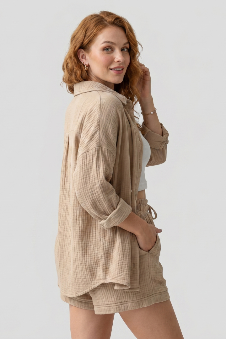 Claire | 2-delige Set voor Dames – Oversized Blouse met Knopen en Hoge Taille Mousseline Short