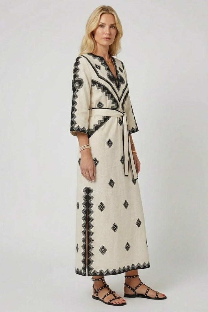 Kaelis | Geborduurde kaftanjurk voor dames – V-hals, verstelbare taille met strik en boho zomer maxi jurk