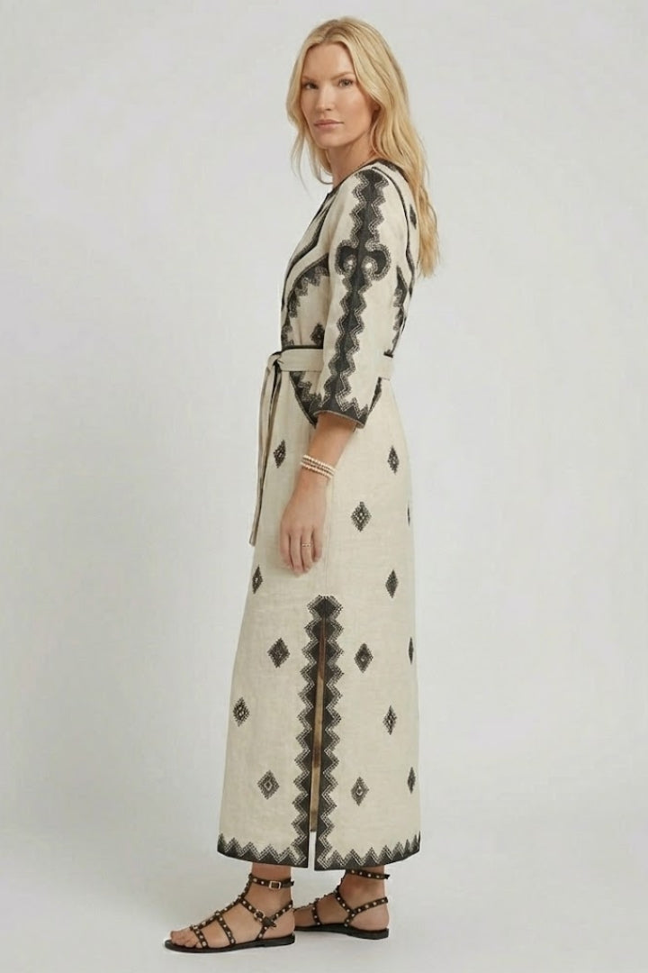 Kaelis | Geborduurde kaftanjurk voor dames – V-hals, verstelbare taille met strik en boho zomer maxi jurk