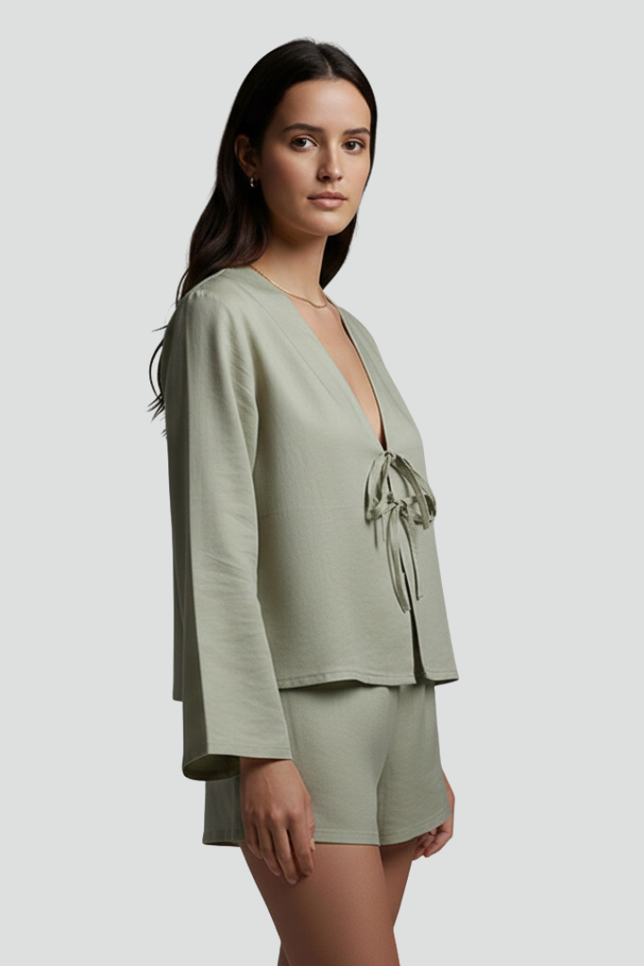 Rayae | Dames diepe V-hals blouse met veterdetail – lange mouwen