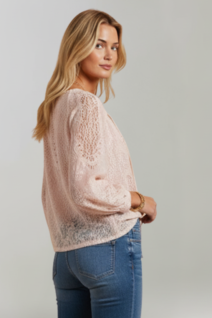 Azmira | Dames transparante gehaakte blouse – top met striksluiting bij de hals en lange mouwen