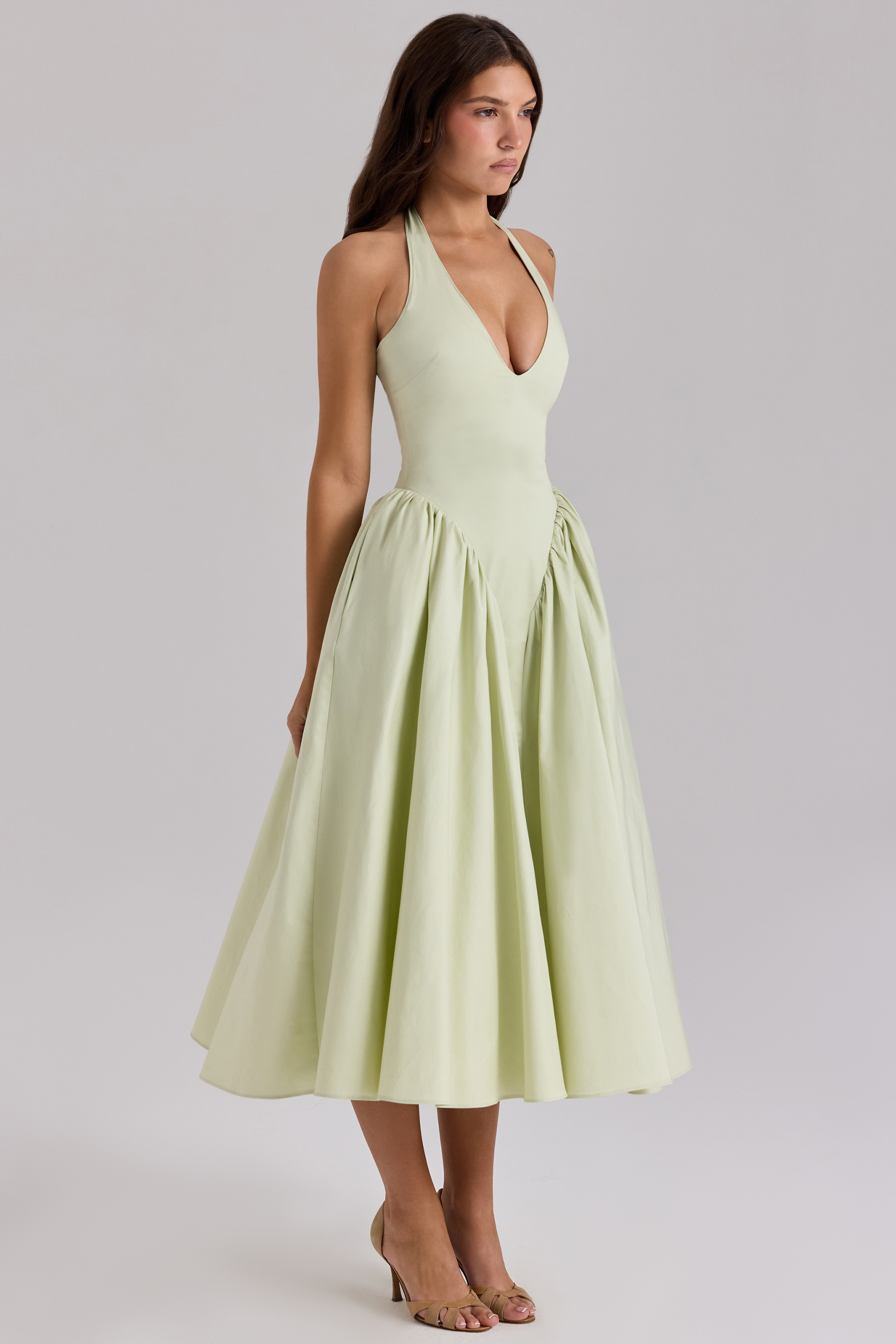 Kylae | Zomer-midijurk voor dames – Elegante halternekjurk met uitlopende rok