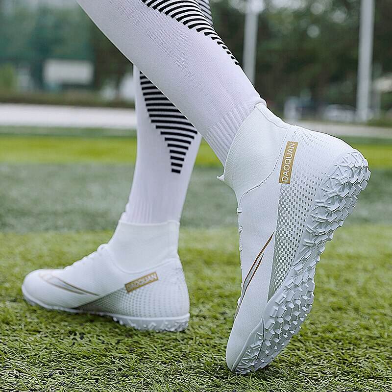GripStrike | Heren Voetbalschoenen Hoge Enkel - Ademende Outdoor Voetbalschoenen, Antislip Turf Trainers