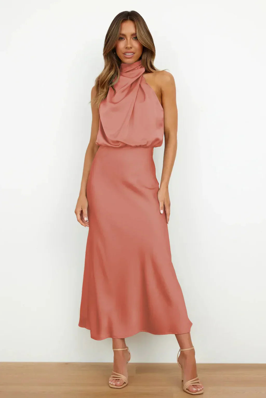 Emily | Satijnen Halterjurk voor Dames – Elegante Rugloze Maxi Avond- en Feestjurk