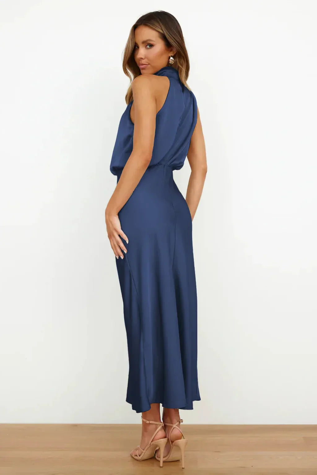 Emily | Satijnen Halterjurk voor Dames – Elegante Rugloze Maxi Avond- en Feestjurk