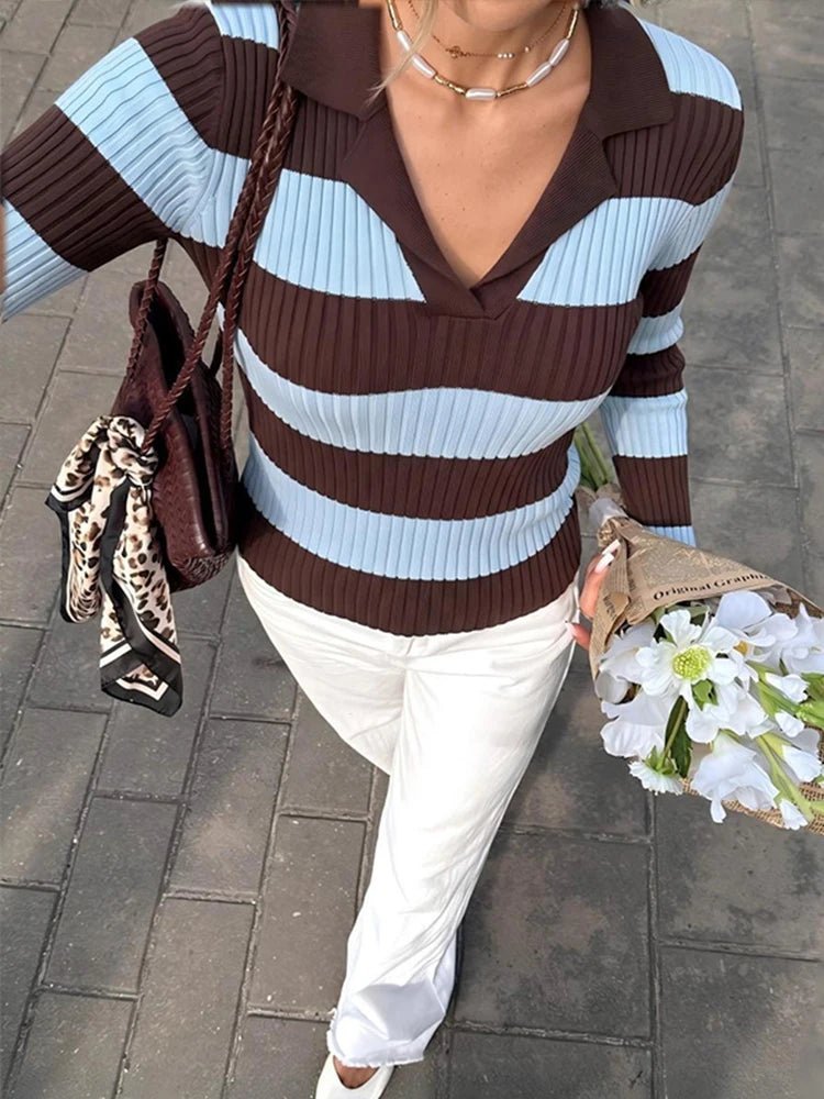 Xandra | Gestreepte Damestrui met Polokraag en Getailleerde Look