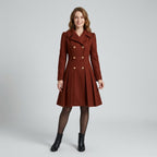Esmeray | Damesjas met dubbele knoopsluiting, lange mouwen en een klassieke, elegante stijl