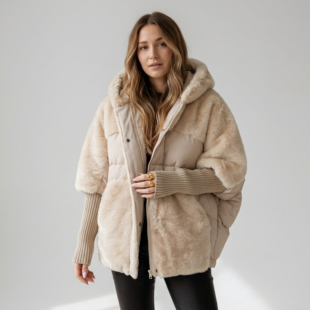 Amara | Zachte winterjas met capuchon voor dames, met panelen van imitatiebont