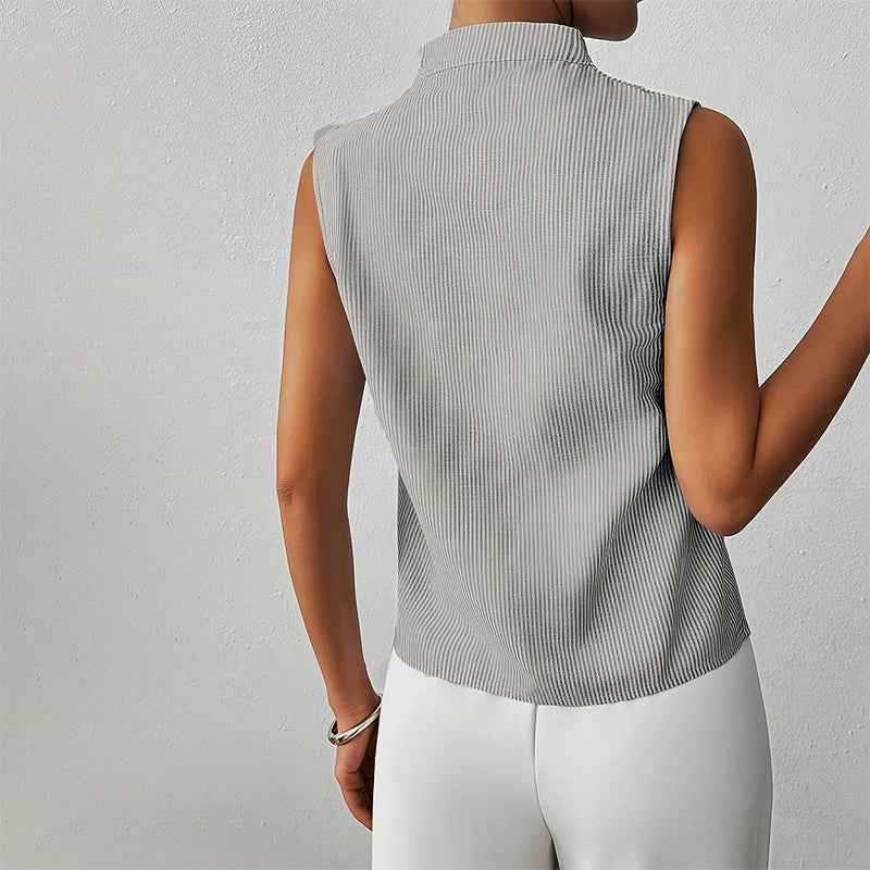 Rhea | Mouwloze damesblouse met knopen – Gestreepte casual top met V-hals