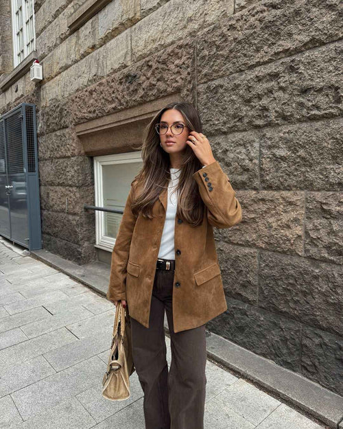 Ariella | Suède damesjas/blazer – Elegante jas met enkele rij knopen en rechte pasvorm