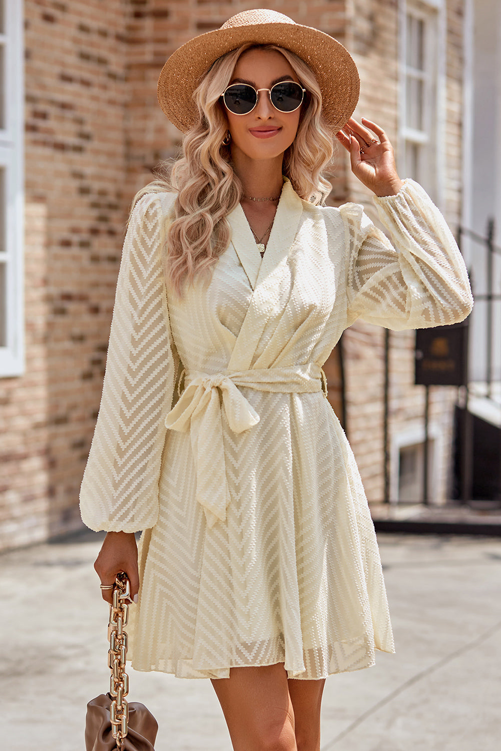 Iris | Gestreepte damesjurk met V-hals – elegante midi-jurk