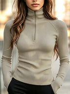 Berendina | Getailleerd T-shirt met hoge hals voor dames – Effen stretch-top met lange mouwen