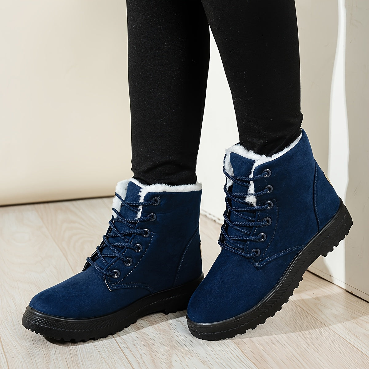 Doralina | Dames Enkellaarzen – Korte Pluche Gevoerde Veterschoenen, Effen & Casual