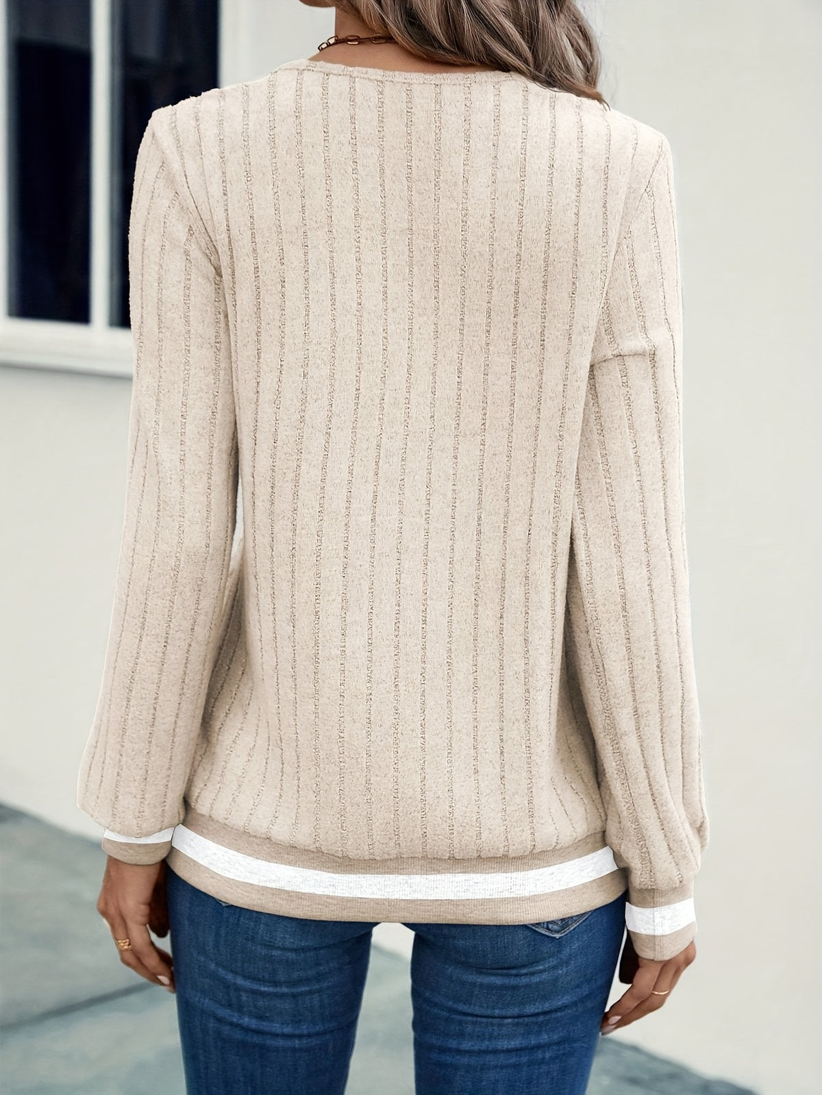 Annemijn | V-hals T-shirt met kleurblokken en geribde stof voor dames – Casual top met lange mouwen