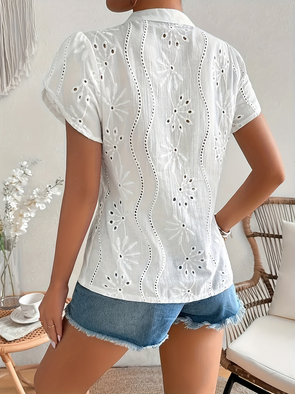 Palmer | Halfdoorzichtige damesblouse – Elegant overhemd met lange mouwen en knopen
