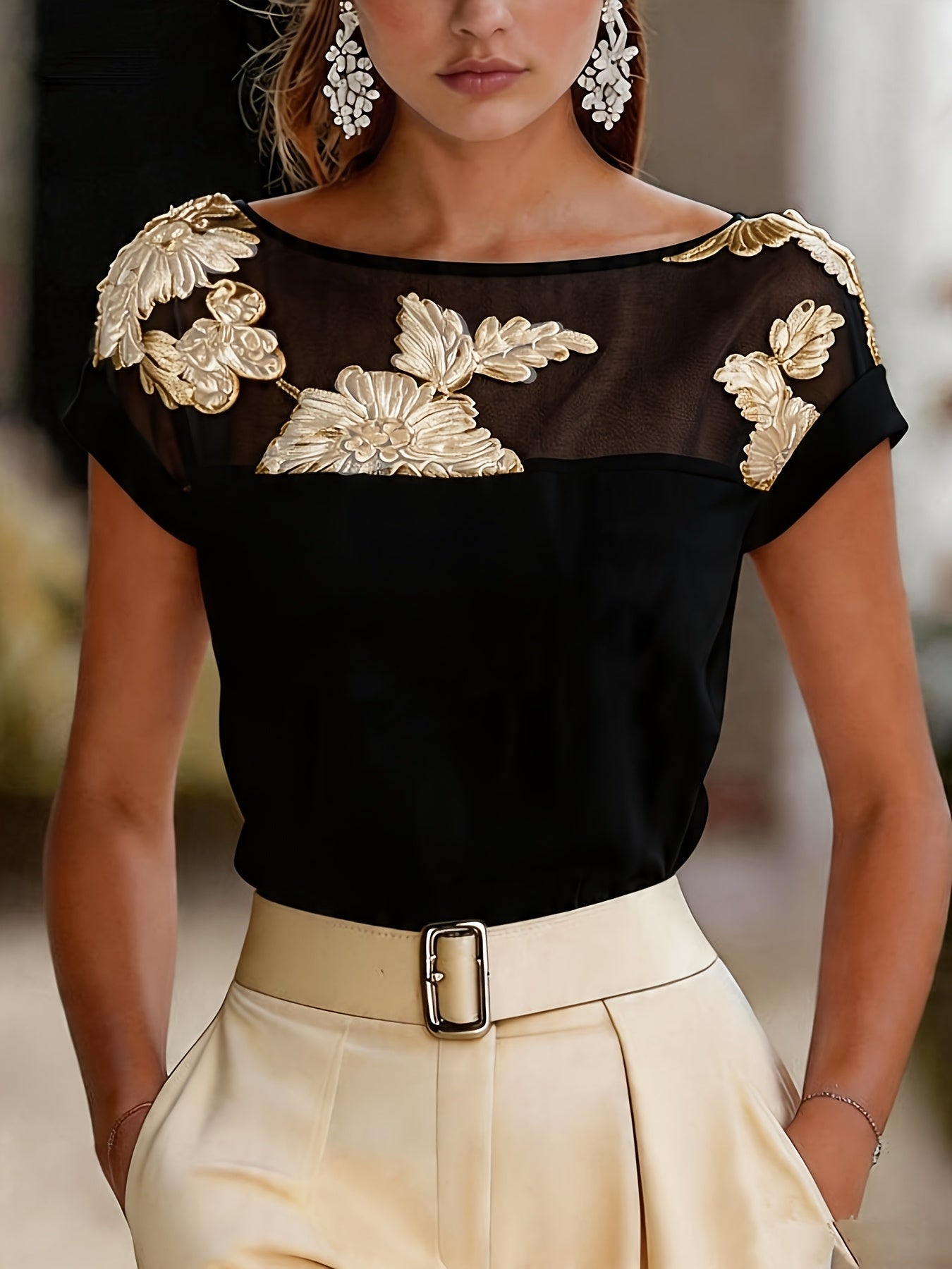 Roselyn | Geborduurd mesh-shirt voor dames – Elegante blouse met korte mouwen