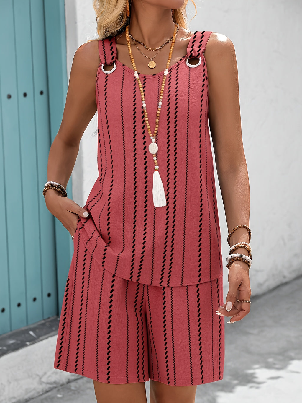 Jolene | Tweedelige loungeset voor dames – Top met print zonder mouwen en shorts