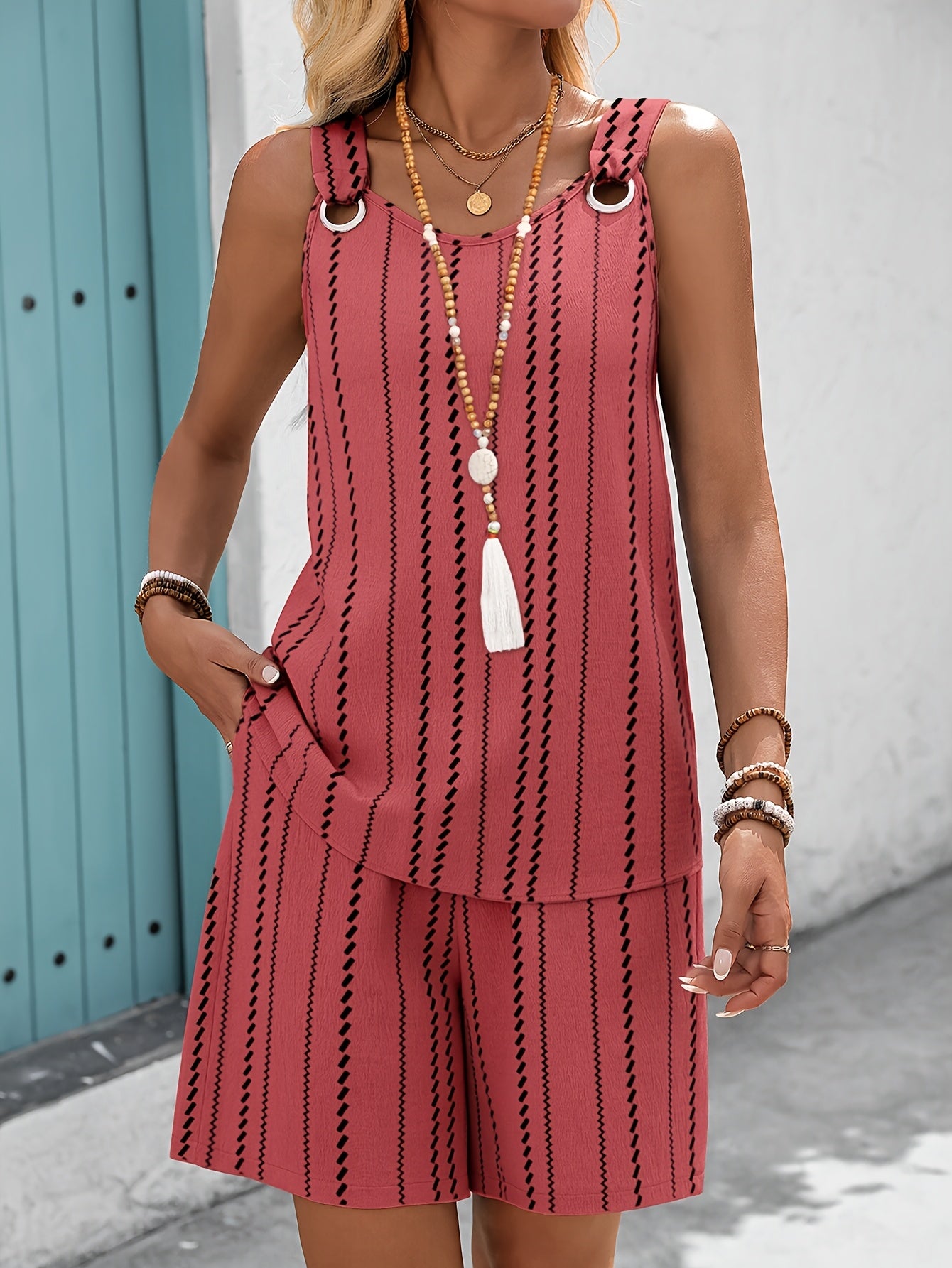 Jolene | Tweedelige loungeset voor dames – Top met print zonder mouwen en shorts