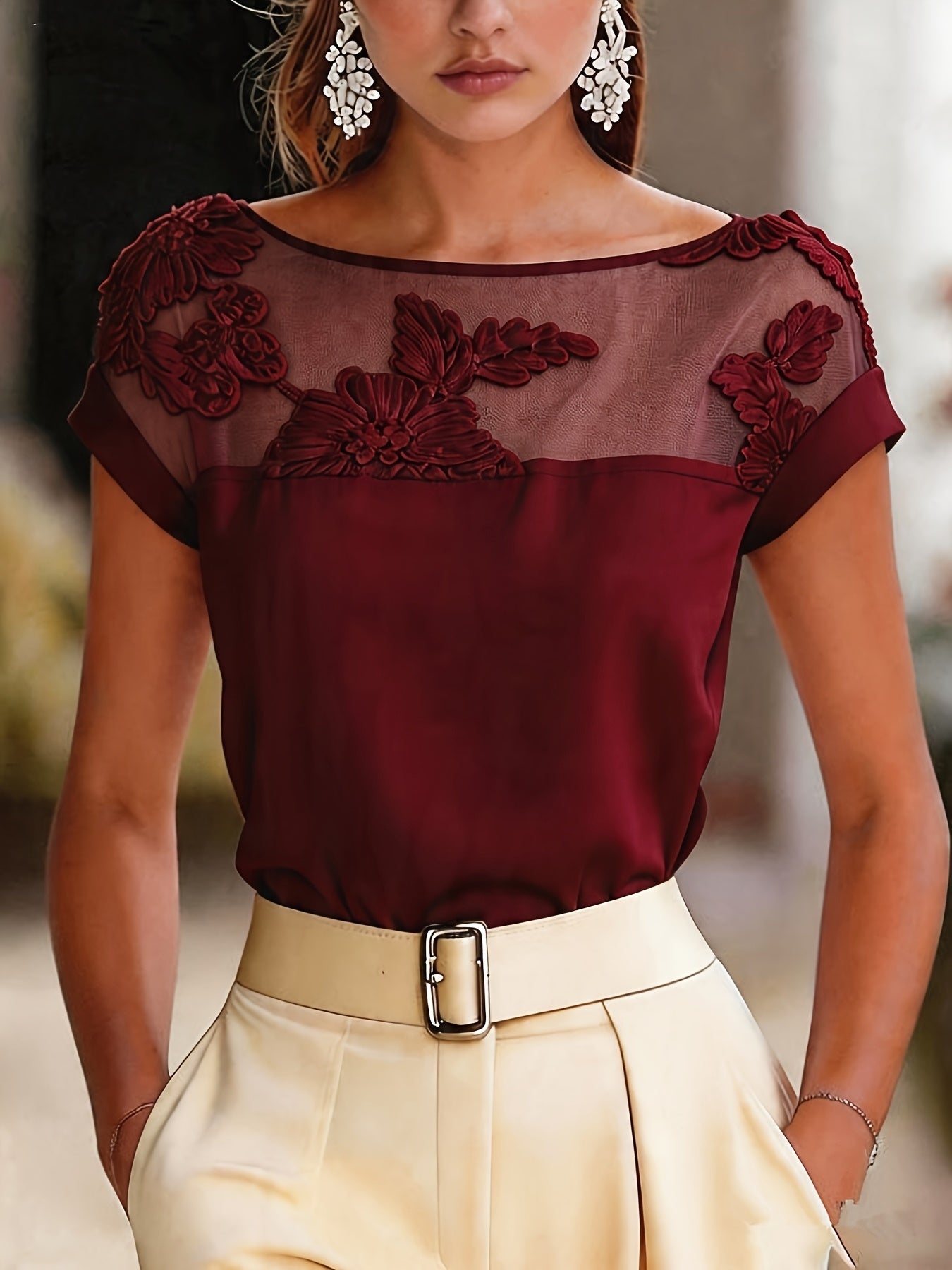 Roselyn | Geborduurd mesh-shirt voor dames – Elegante blouse met korte mouwen