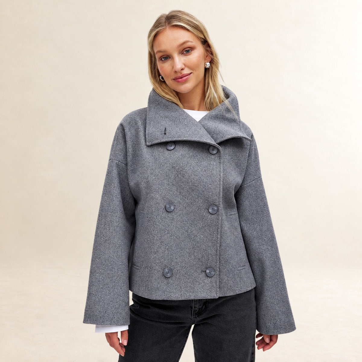 Hestia | Damesjas met dubbele knoopsluiting en brede revers – Regular Fit
