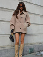 Beline | Oversized Damesjas met Asymmetrische Knoopsluiting – Casual Losvallende Jas