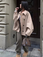 Beline | Oversized Damesjas met Asymmetrische Knoopsluiting – Casual Losvallende Jas