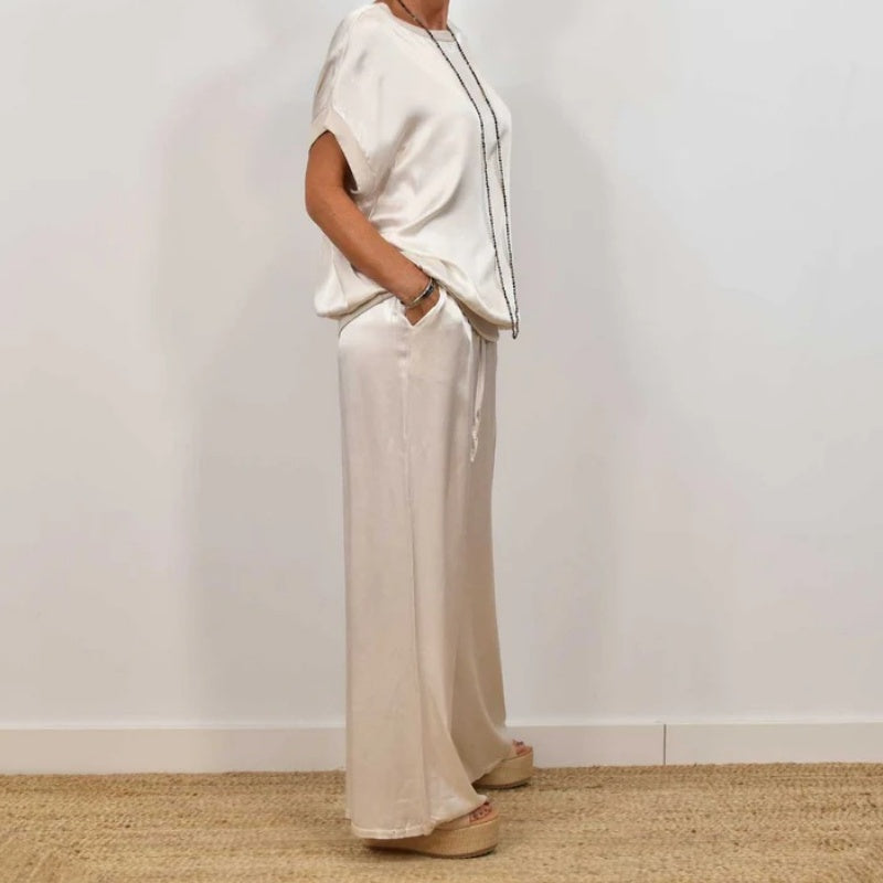Lilac | Elegante satijnen tweedelige set voor dames – mouwloze top en broek met wijde pijpen