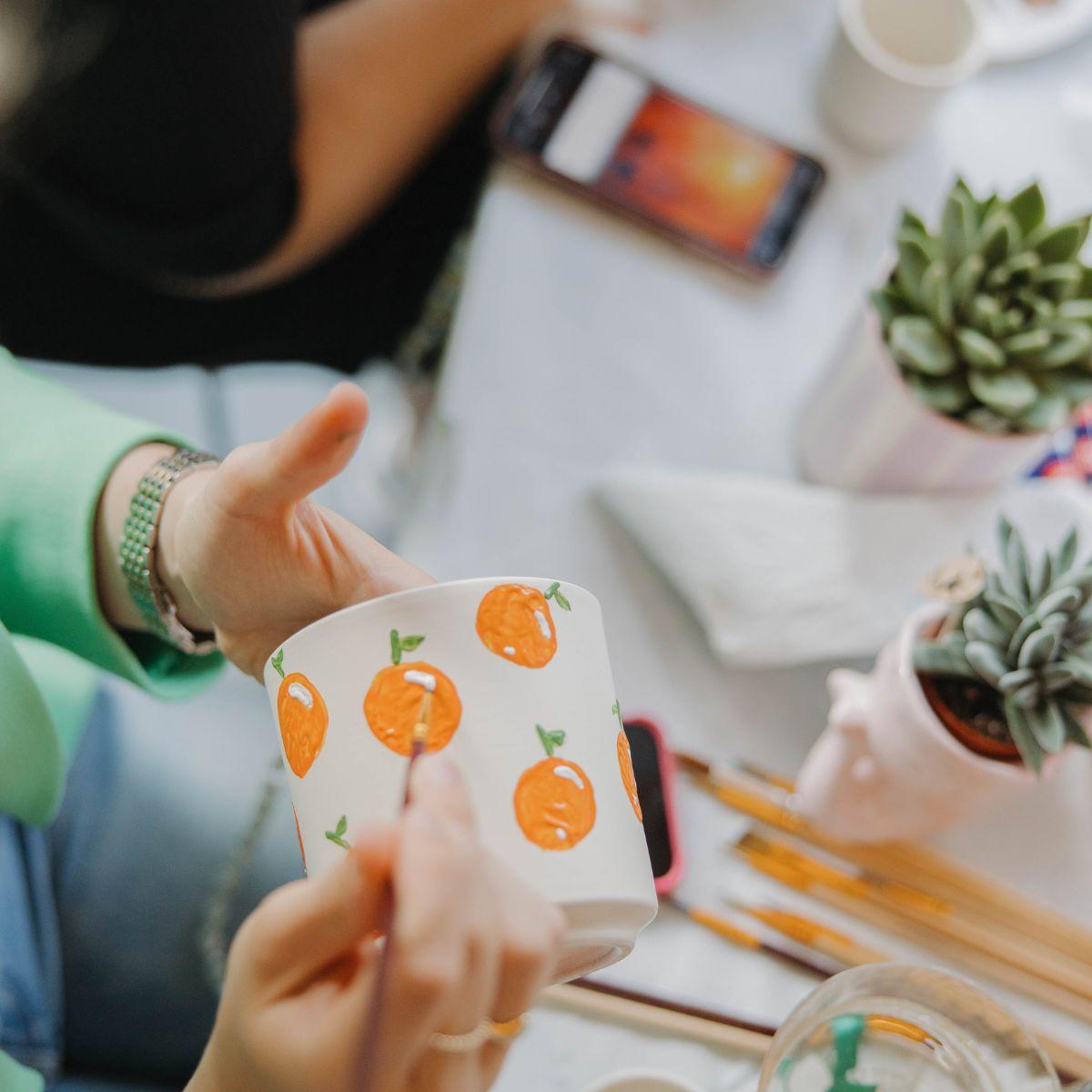 Verfpakket voor het schilderen van 4 bloempotten + orchideeën
